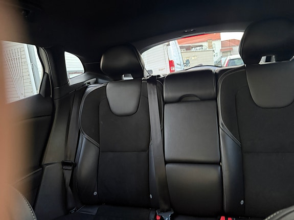 Volvo V40 8 of 9