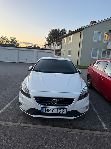 Volvo V40 3 of 9