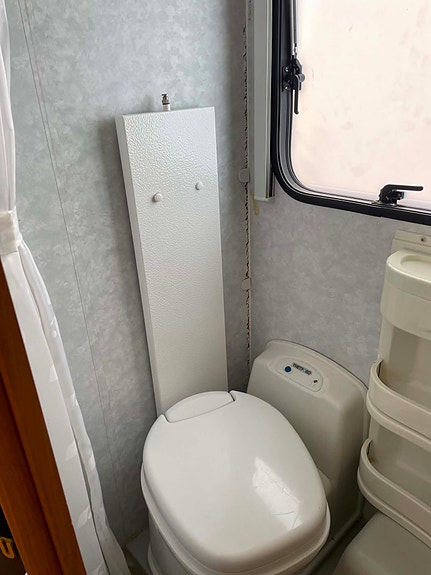 Adria 660 uk 5 of 9