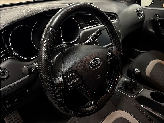 Kia Ceed 4 of 23