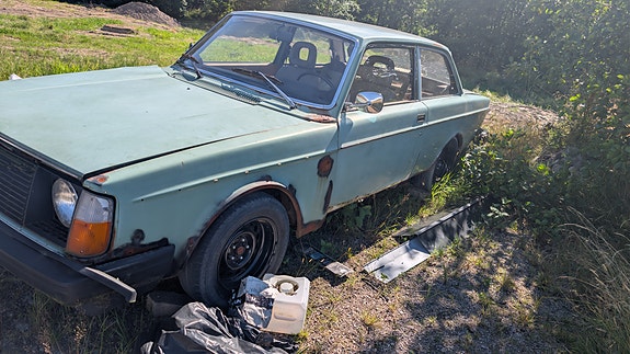 Volvo 242 3 of 6