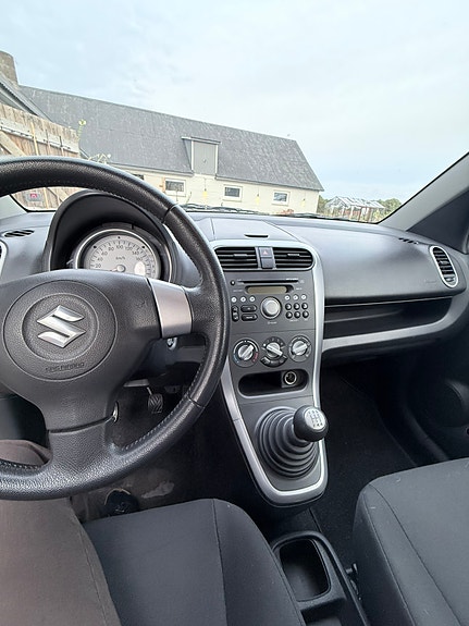 Suzuki Splash 8 of 10