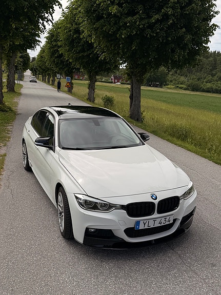 BMW 330e 4 of 9