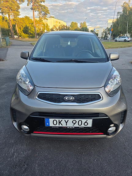 Kia Picanto 2 of 10