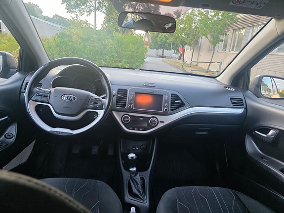 Kia Picanto 5 of 10
