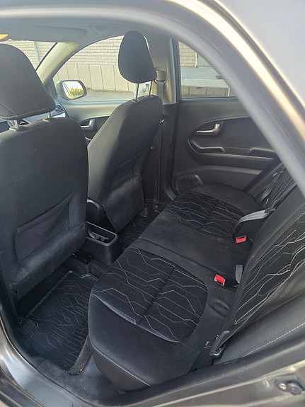 Kia Picanto 8 of 10