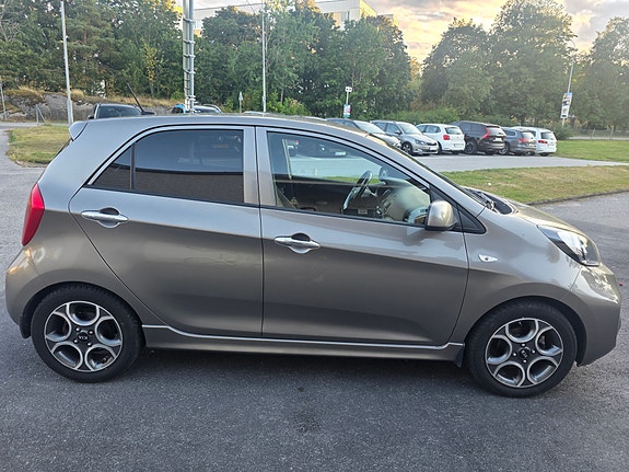 Kia Picanto 4 of 10