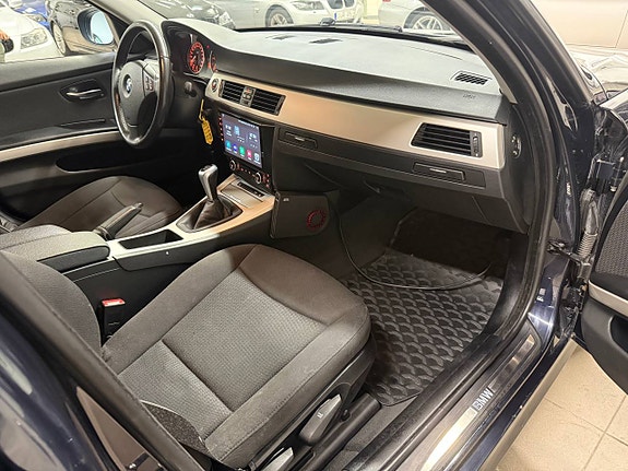 BMW 318d 9 of 12