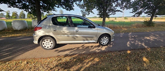 Peugeot 206 8 of 17