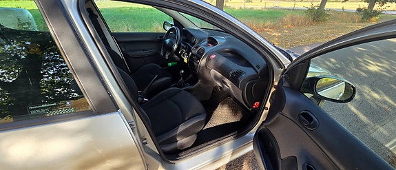 Peugeot 206 11 of 17