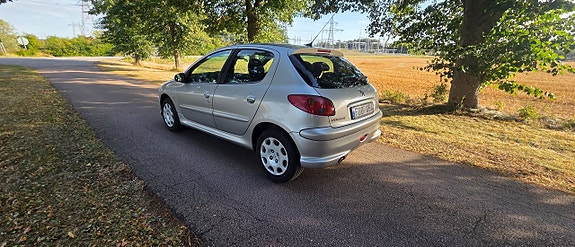 Peugeot 206 4 of 17