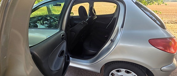 Peugeot 206 13 of 17