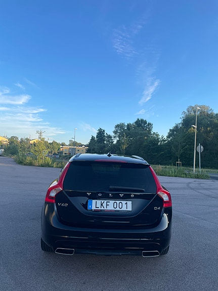 Volvo V60 4 of 11