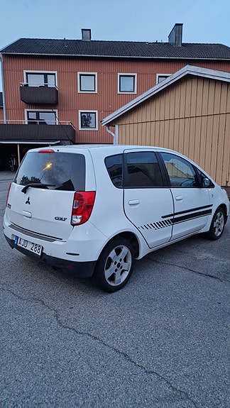 Mitsubishi Colt 11 of 13