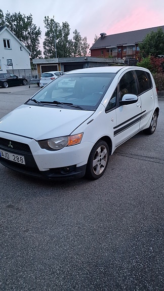 Mitsubishi Colt 12 of 13