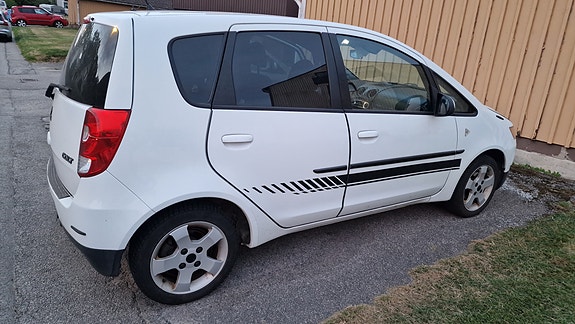 Mitsubishi Colt 2 of 13