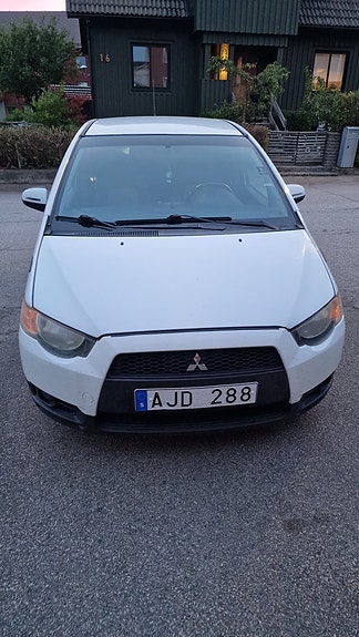 Mitsubishi Colt 10 of 13