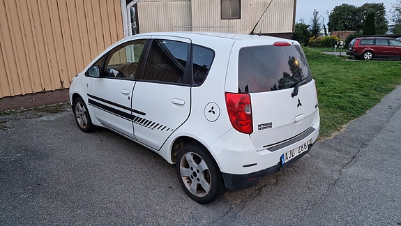 Mitsubishi Colt 3 of 13