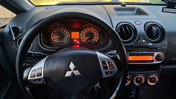 Mitsubishi Colt 6 of 13