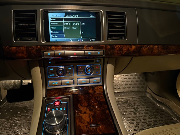 Jaguar XF 24 of 29
