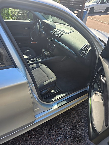 BMW 118d 4 of 9