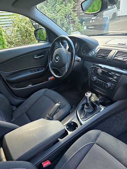 BMW 118d 3 of 9
