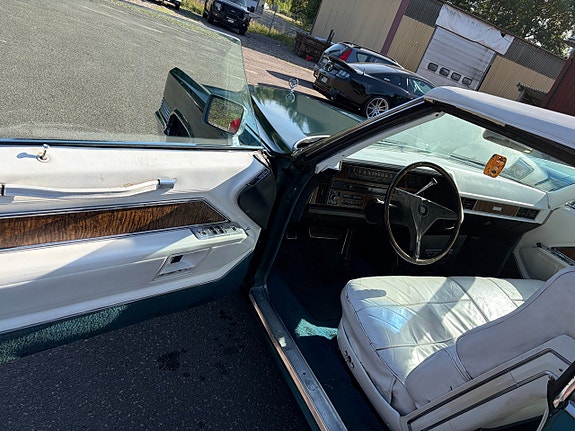 Cadillac Deville 7 of 9