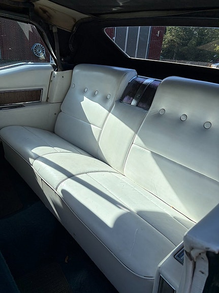 Cadillac Deville 9 of 9