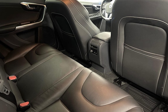 Volvo V60 11 of 20