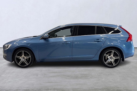 Volvo V60 2 of 20
