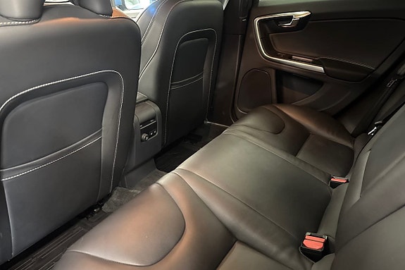 Volvo V60 12 of 20