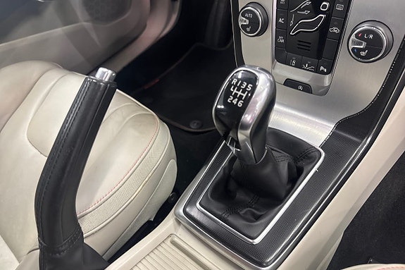 Volvo V40 15 of 18