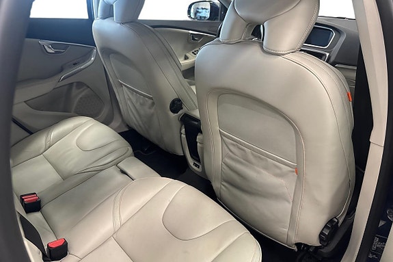 Volvo V40 11 of 18