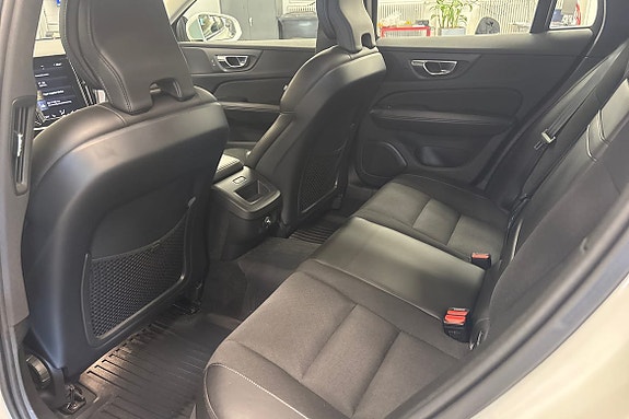 Volvo V60 Cross Country 12 of 22