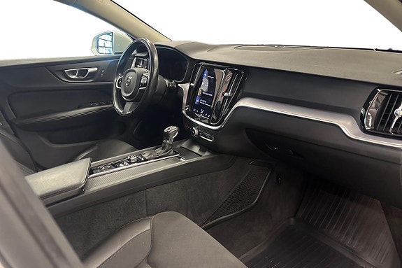Volvo V60 Cross Country 10 of 22