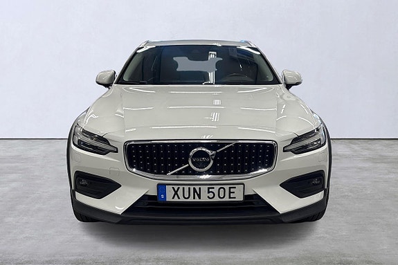 Volvo V60 Cross Country 7 of 22