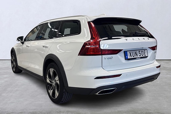 Volvo V60 Cross Country 4 of 22