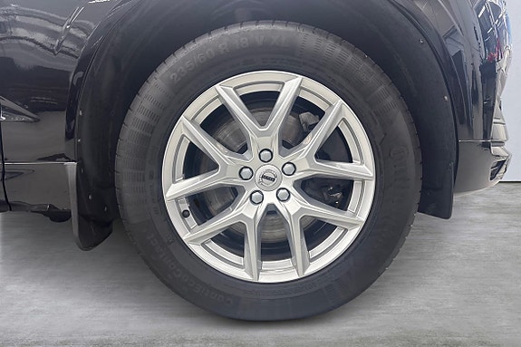 Volvo XC60 14 of 23