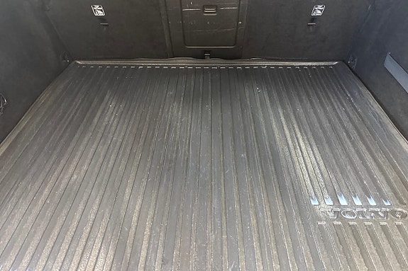 Volvo XC60 13 of 23