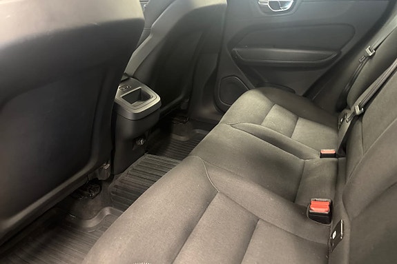 Volvo XC60 12 of 23