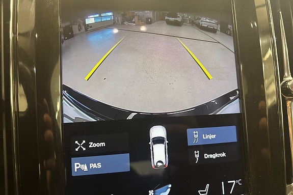 Volvo XC60 17 of 23
