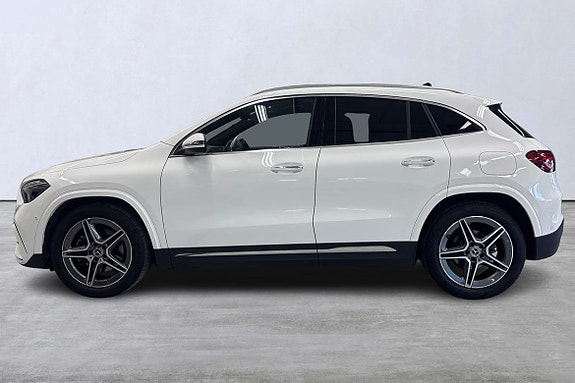 Mercedes-Benz GLA180 d 2 of 21