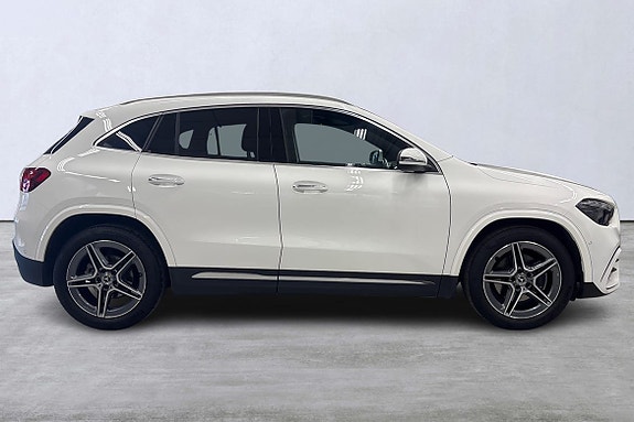 Mercedes-Benz GLA180 d 3 of 21