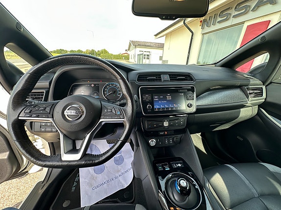 Nissan Leaf 8 of 8
