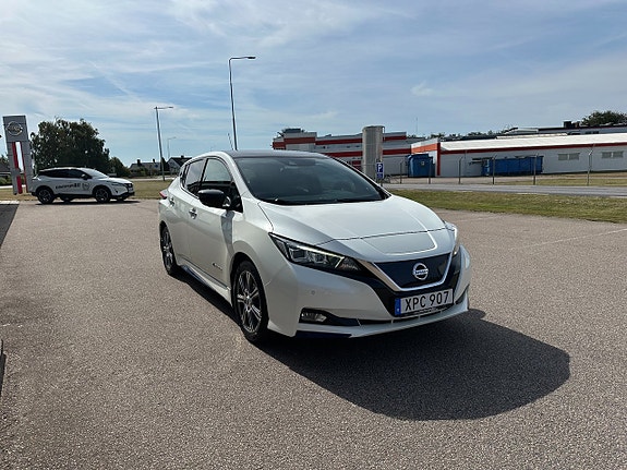 Nissan Leaf 2 of 8