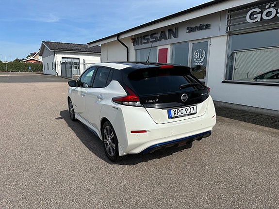 Nissan Leaf 4 of 8