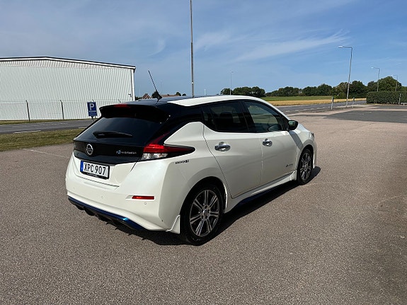 Nissan Leaf 3 of 8