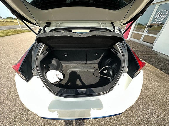Nissan Leaf 5 of 8