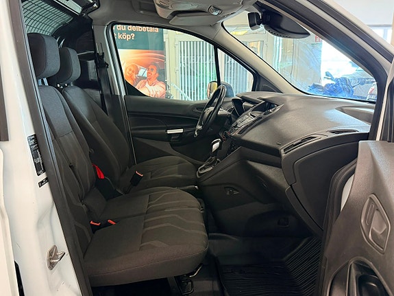 Ford Transit Connect 10 of 15