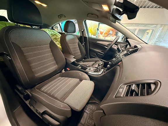 Opel Insignia 11 of 15